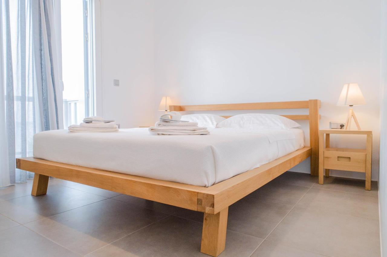 פולוניה Milos Waves Luxury Apartments מראה חיצוני תמונה
