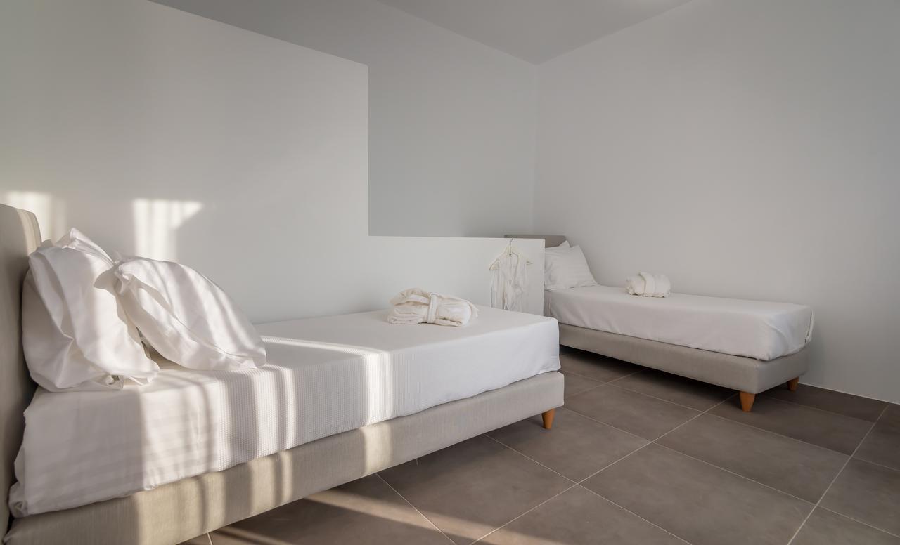 פולוניה Milos Waves Luxury Apartments מראה חיצוני תמונה